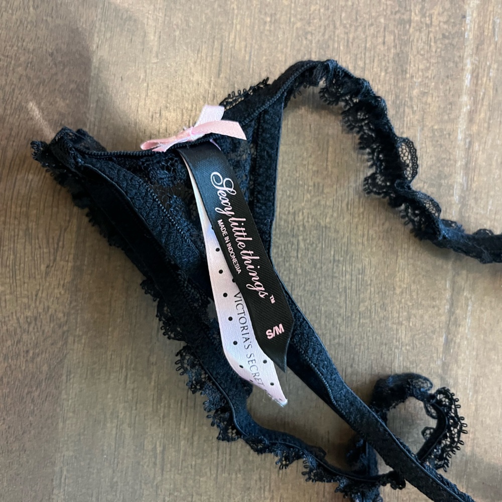 Victoria’s Secret 3 piece black lace set - Picture 14 of 14